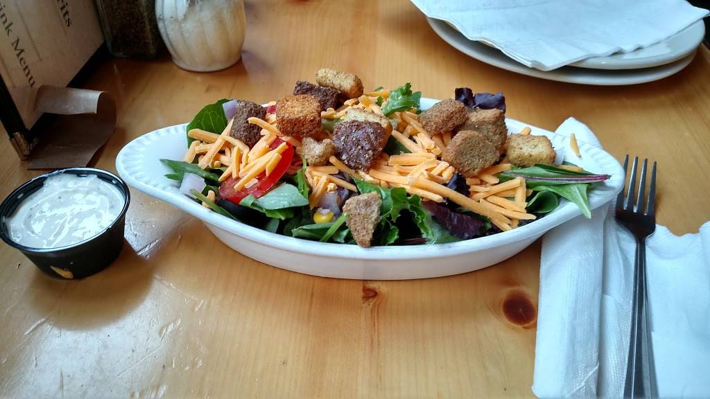 Big Woods Pizza Co | restaurant | 44 N Van Buren St, Nashville, IN 47448, USA | 8129886004 OR +1 812-988-6004