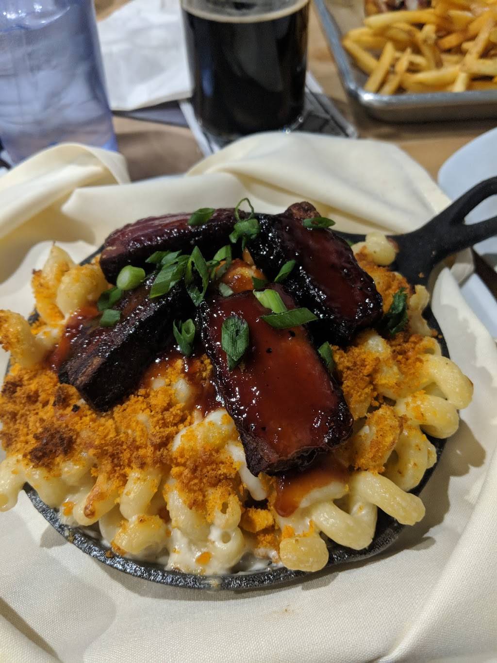 Kettlehead Brewing Company | restaurant | 407 W Main St, Tilton, NH 03276, USA | 6032868100 OR +1 603-286-8100