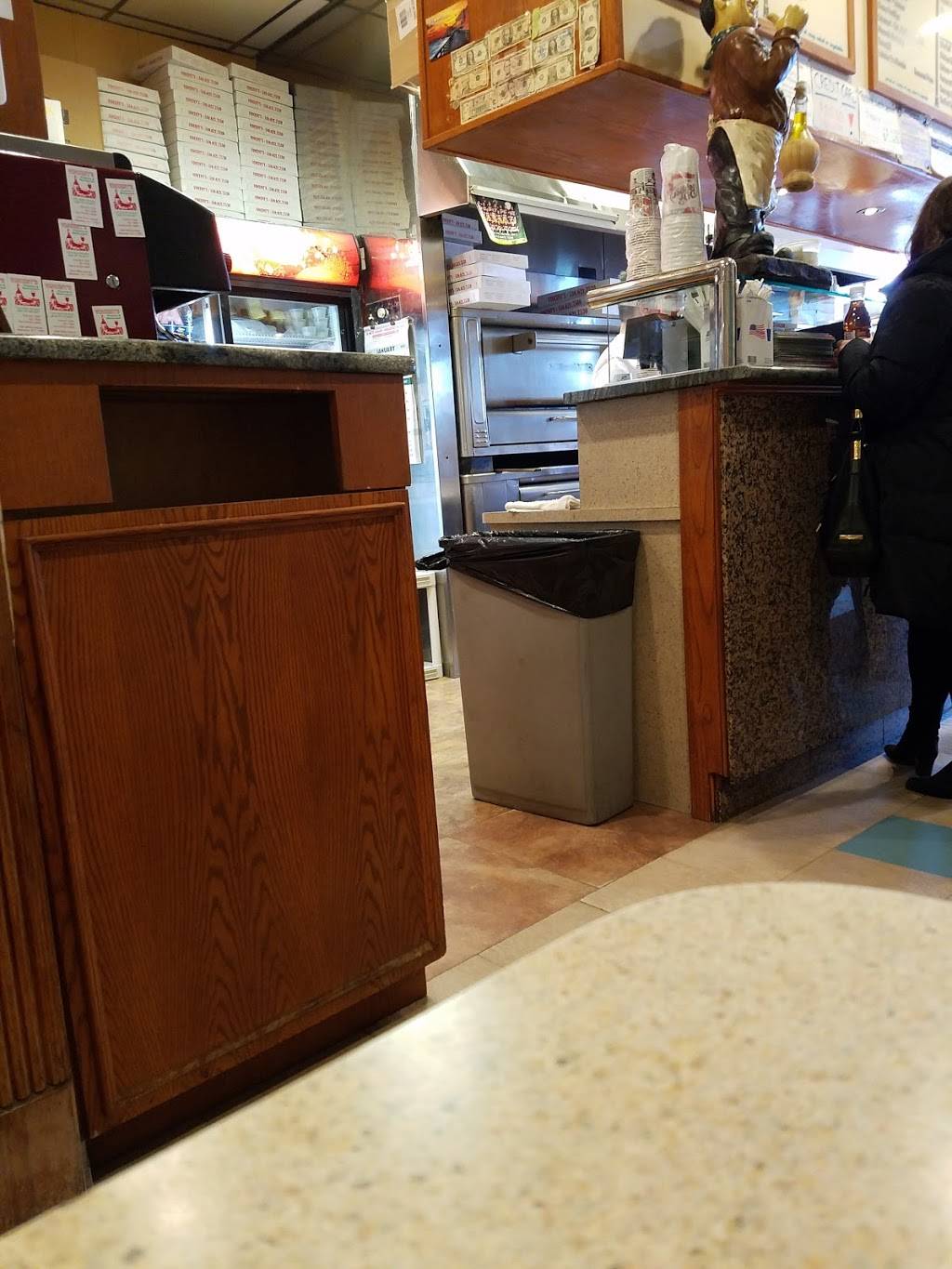 Vincents Pizzeria | restaurant | 1004 Willis Ave, Albertson, NY 11507, USA | 5166217530 OR +1 516-621-7530