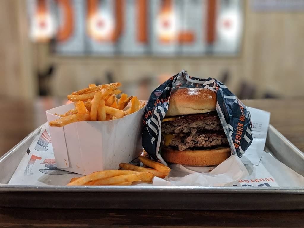 Built Custom Burgers - Daytona | restaurant | 260 Daytona Blvd D-440, Daytona Beach, FL 32114, USA | 3866754995 OR +1 386-675-4995