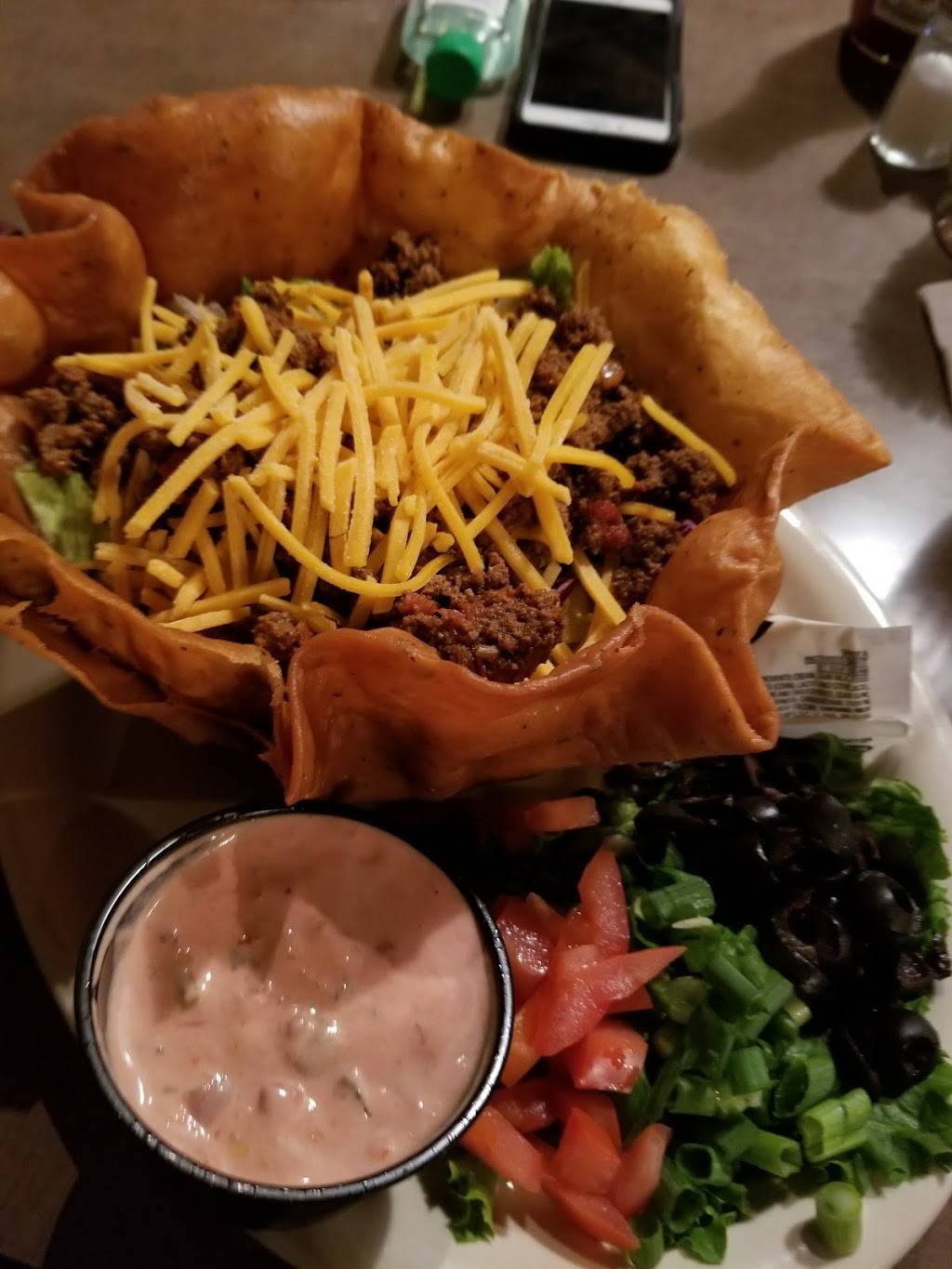 Quinny’s Sports Pub and Grill | restaurant | 3140 Century Ave N, St Paul, MN 55110, USA | 6517702443 OR +1 651-770-2443