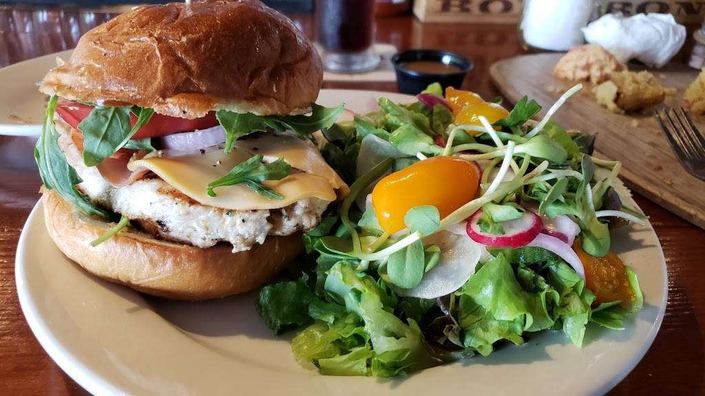 Twains Brewpub & Billiards | restaurant | 211 E Trinity Pl, Decatur, GA 30030, USA | 4043730063 OR +1 404-373-0063