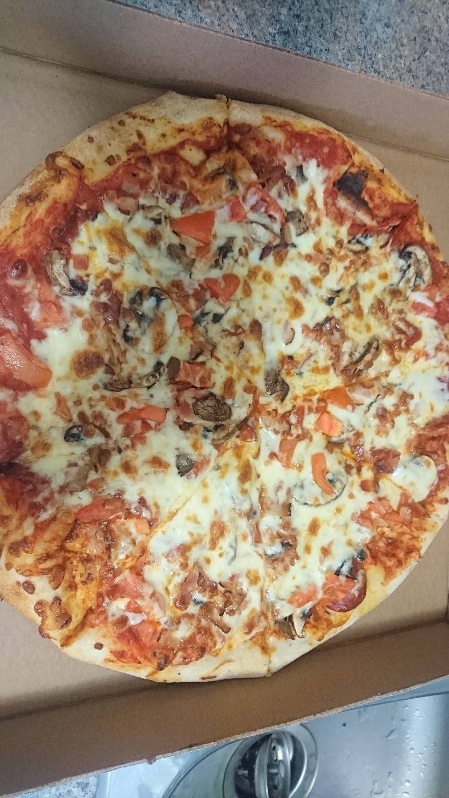 Master Pizzeria | restaurant | 420 Dawes Rd, East York, ON M4B 2E8, Canada | 4162856079 OR +1 416-285-6079