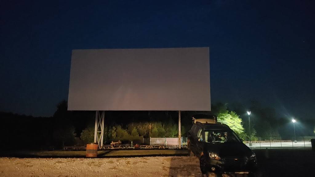 Grand River Drive-In & The Backyard | restaurant | 1451 Grand River Pkwy, Leeds, AL 35094, USA | 2053529180 OR +1 205-352-9180