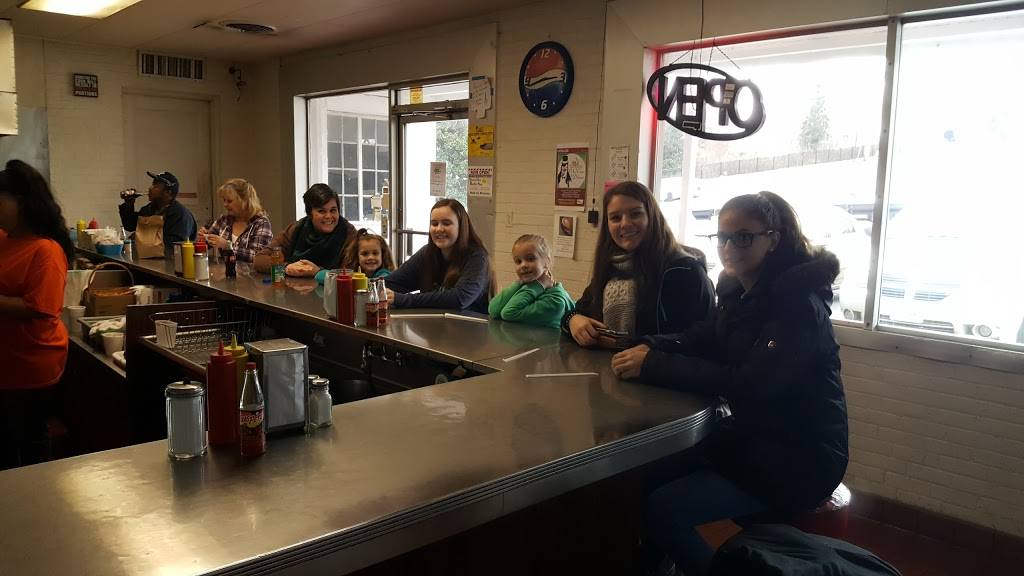 Texas Inn Downtown | meal takeaway | 422 Main St, Lynchburg, VA 24504, USA | 4348463823 OR +1 434-846-3823