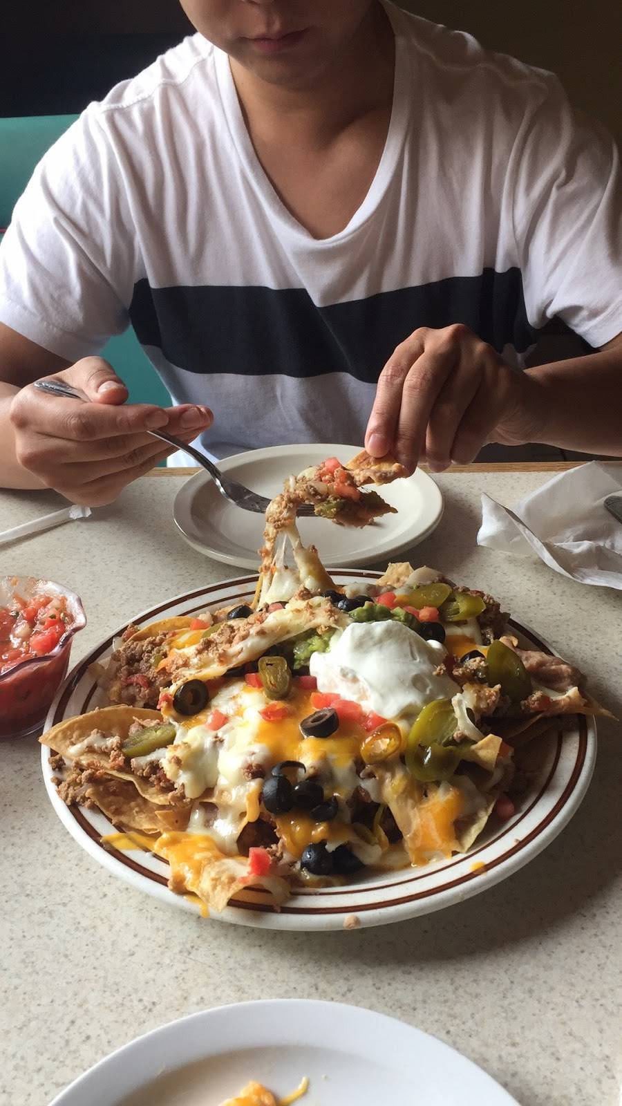 Alejandras | Mexican Restaurant | restaurant | 449 E Pine St, Exeter, CA 93221, USA | 5595927179 OR +1 559-592-7179