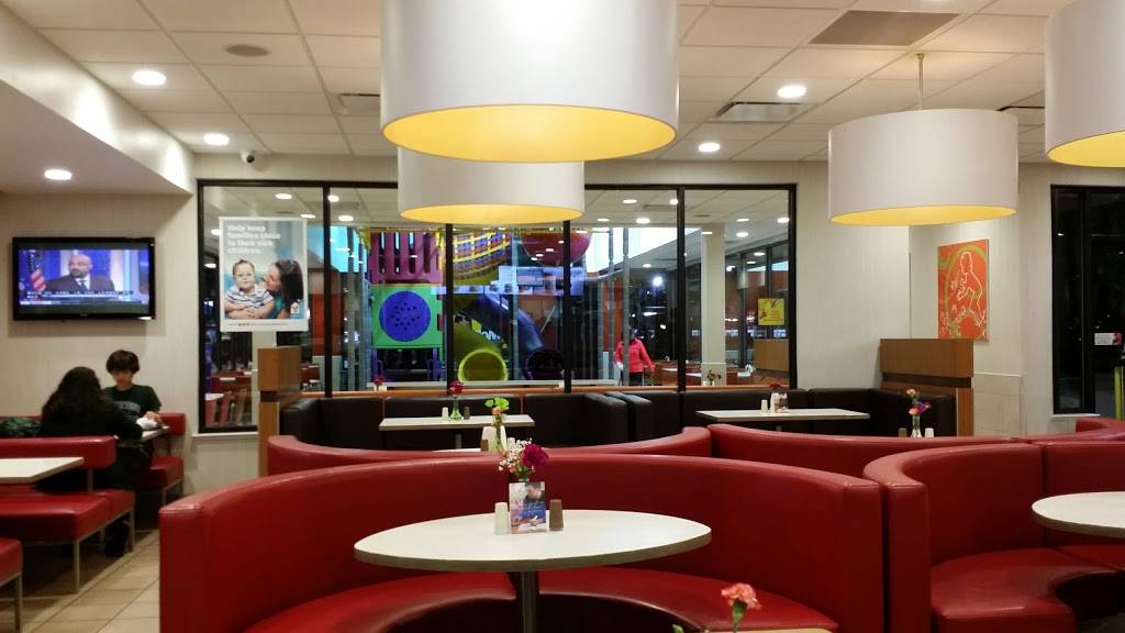 McDonalds | cafe | 6350 Old Pearsall Rd, San Antonio, TX 78242, USA | 2106238000 OR +1 210-623-8000