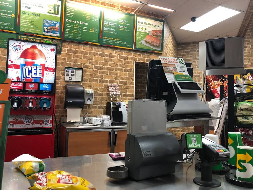 Subway | meal takeaway | 10300 East, E State Rte 350, Raytown, MO 64138, USA | 8163584777 OR +1 816-358-4777