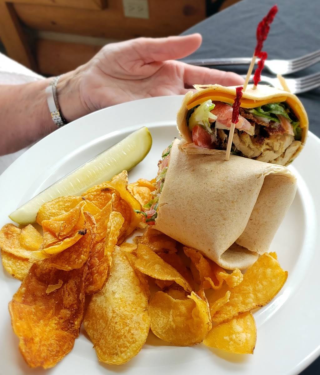 680 North | restaurant | Green Lake, WI 54941, USA | 9202943381 OR +1 920-294-3381