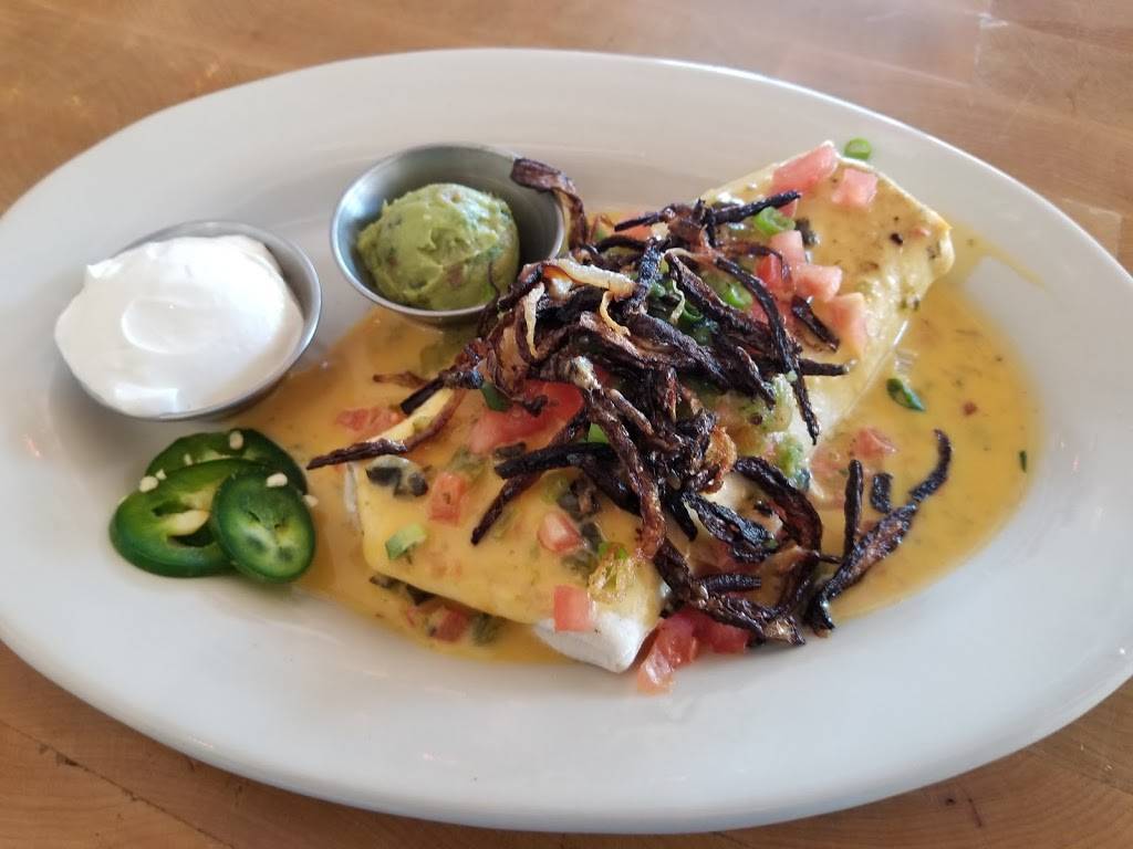 El Famoso | restaurant | 5228 N OConnor Blvd #126, Irving, TX 75039, USA | 4692219500 OR +1 469-221-9500