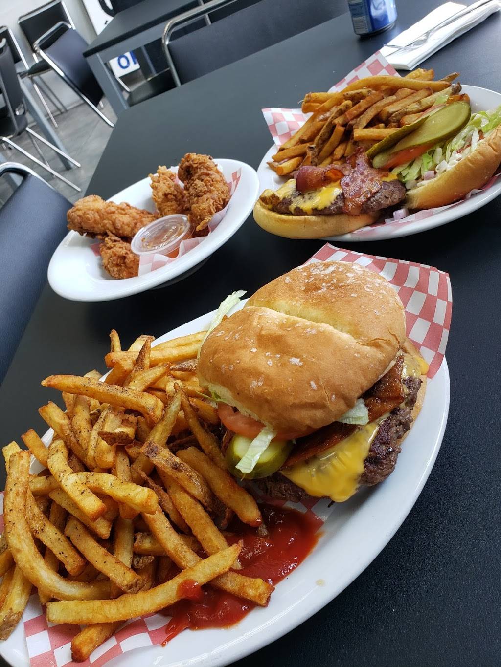 Captain Mikes Fish And chips | restaurant | 284 Mud St W, Stoney Creek, ON L8J 3Z6, Canada | 9055600261 OR +1 905-560-0261