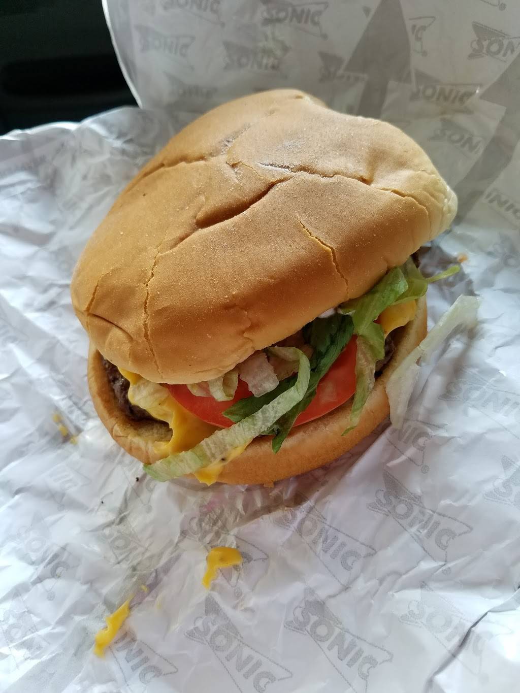 Sonic Drive-In | restaurant | 219 Burt Blvd, Benton, LA 71006, USA | 3189350965 OR +1 318-935-0965