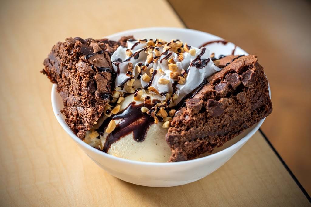 Fruit Paradise | restaurant | 2355 N Milwaukee Ave, Chicago, IL 60647, USA | 7736767321 OR +1 773-676-7321