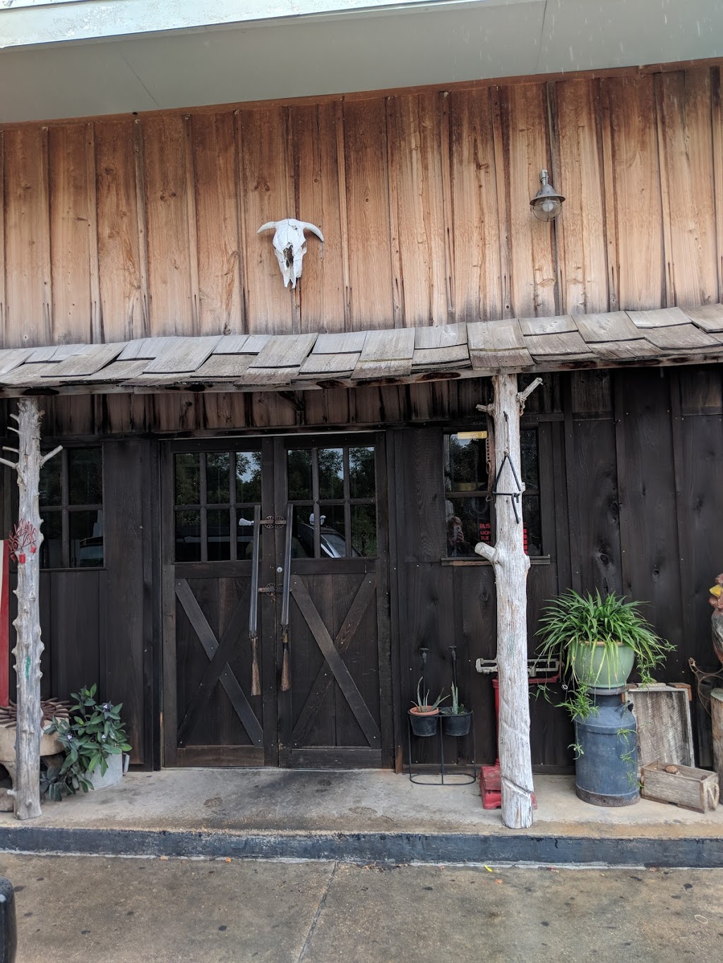 The Historic Klondyke Trading Post | restaurant | 100 Washington St, Vicksburg, MS 39183, USA | 6016384321 OR +1 601-638-4321