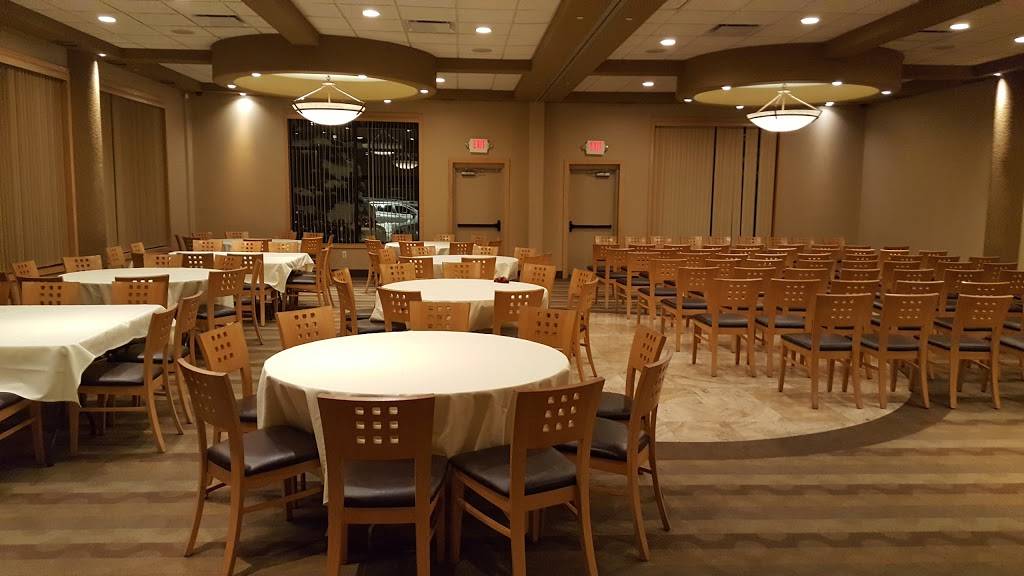 Ikes Restaurant | restaurant | 38550 Van Dyke Ave, Sterling Heights, MI 48312, USA | 5869794460 OR +1 586-979-4460