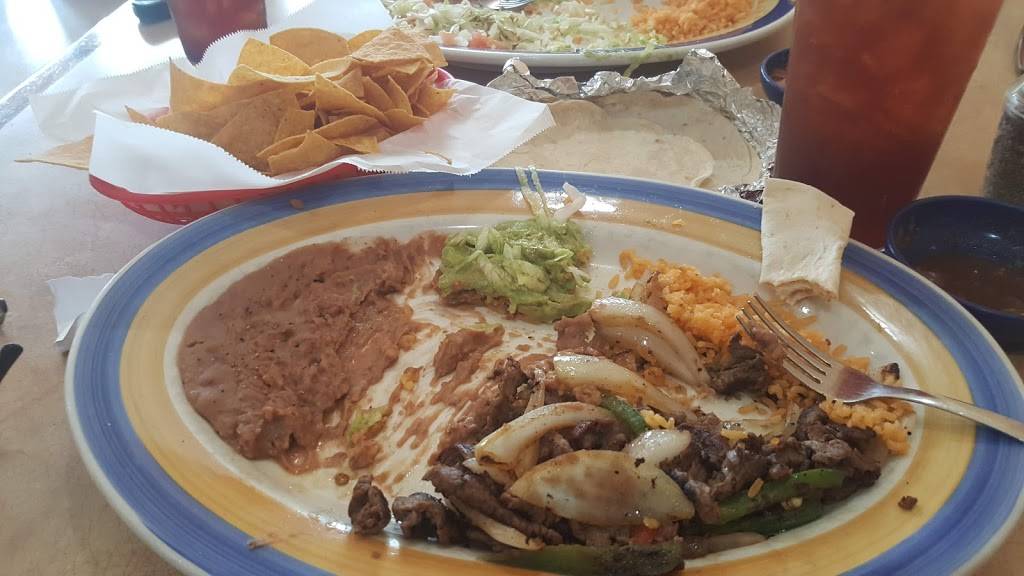 Los Hermanos Macias | restaurant | 208 E Broadway St, Drumright, OK 74030, USA | 9187298065 OR +1 918-729-8065