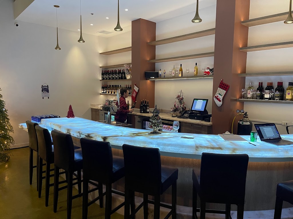 Reyes Winery on Main | restaurant | 24329 Main St, Santa Clarita, CA 91321, USA | 6616217777 OR +1 661-621-7777