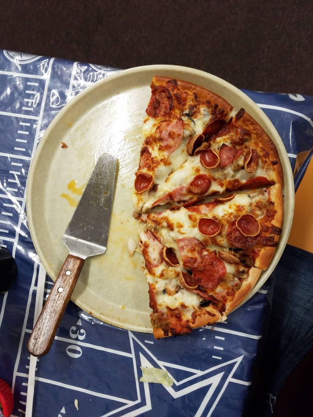 Moes Pizza | restaurant | 109 W US-80, White Oak, TX 75693, USA | 9032973000 OR +1 903-297-3000