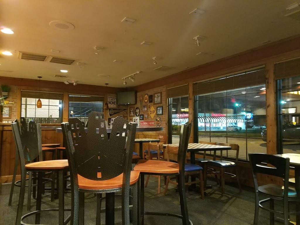 Pizza Hut | meal takeaway | 10082 Page Ave, St. Louis, MO 63132, USA | 3144281445 OR +1 314-428-1445