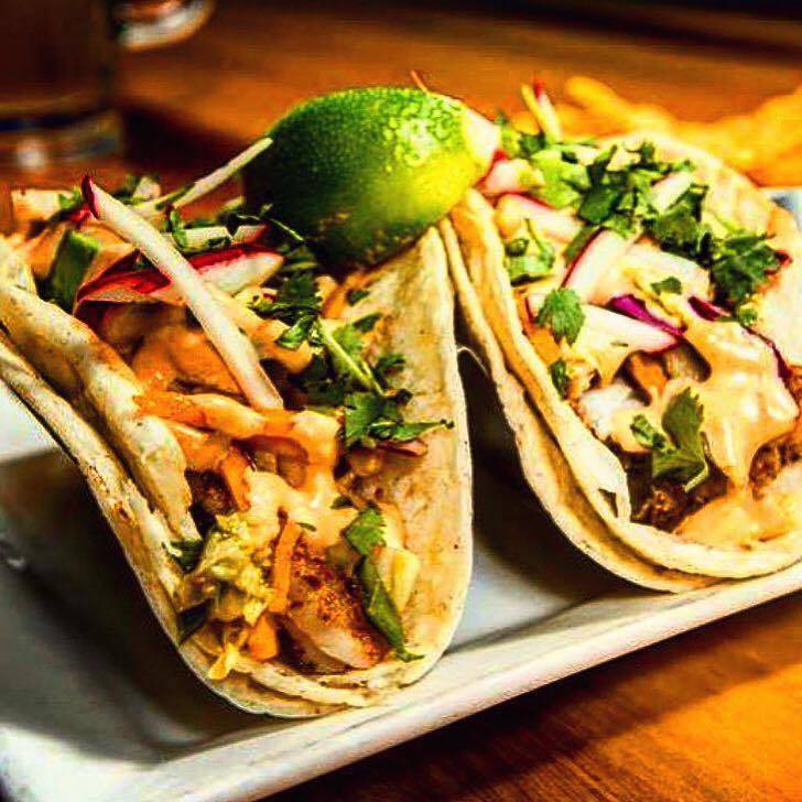 Diag Bar & Grill | restaurant | 2856 N Southport Ave, Chicago, IL 60657, USA | 7734048400 OR +1 773-404-8400