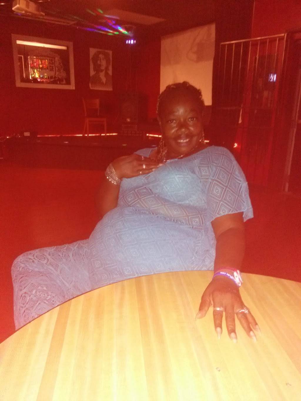 Lizzys | restaurant | 1301 University Blvd, Melbourne, FL 32901, USA | 3219538400 OR +1 321-953-8400