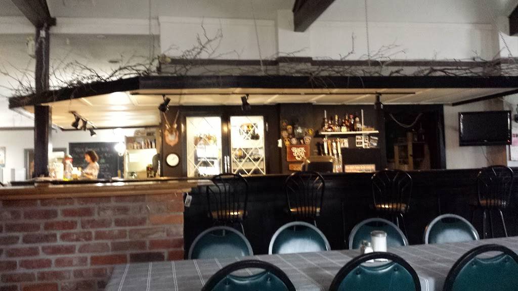 Black Dog Family Restaurant | restaurant | 227 W Front St, Stirling, ON K0K 3E0, Canada | 6133959444 OR +1 613-395-9444