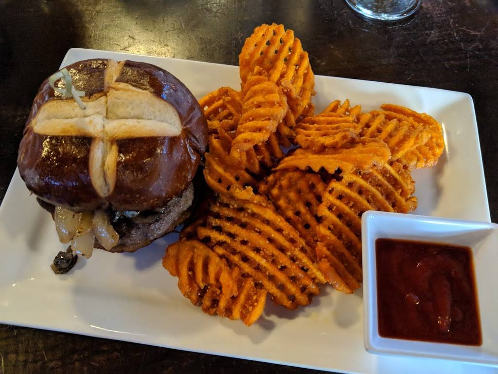 Ralstons | restaurant | 635 Massachusetts Ave, Indianapolis, IN 46204, USA | 3174931143 OR +1 317-493-1143