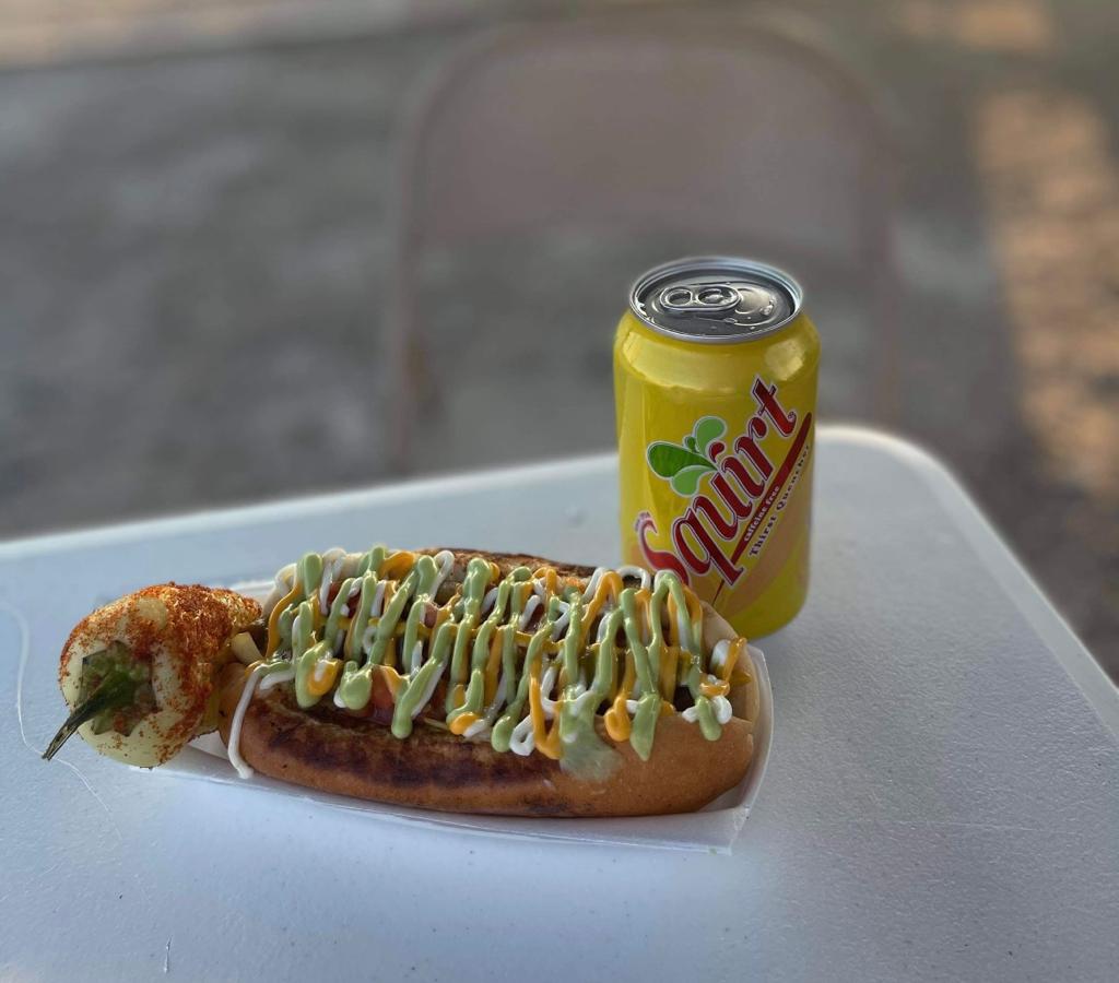 Hotdogs y tacos Mr. Chuy | meal takeaway | 5301 S Park Ave, Tucson, AZ 85706, USA | 5204029182 OR +1 520-402-9182