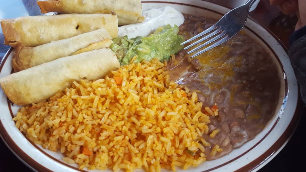 EL Ranchero | restaurant | 16155 Sierra Lakes Pkwy #100, Fontana, CA 92336, USA | 9098228101 OR +1 909-822-8101