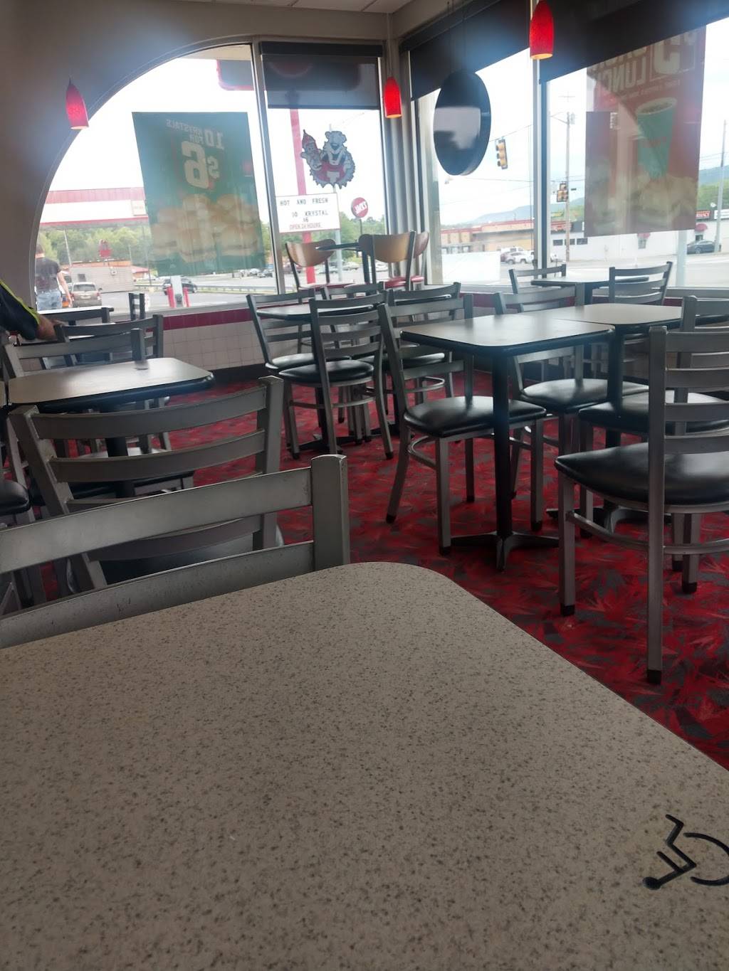 Krystal | restaurant | 2406 Gault Ave N, Fort Payne, AL 35967, USA | 2569979000 OR +1 256-997-9000