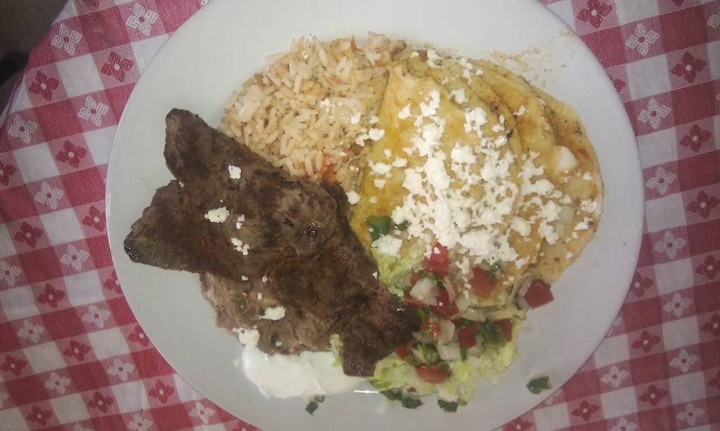 Saritas Gorditas | restaurant | 8813 Airline Dr B24, Houston, TX 77037, USA | 7135503131 OR +1 713-550-3131