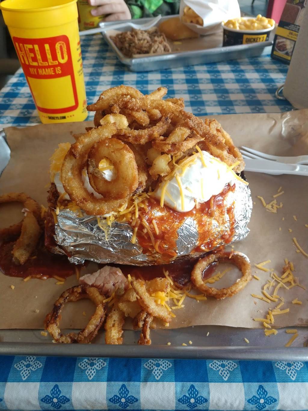 Dickeys Barbecue Pit | restaurant | 311 E Clairemont Ave, Eau Claire, WI 54701, USA | 7158309790 OR +1 715-830-9790