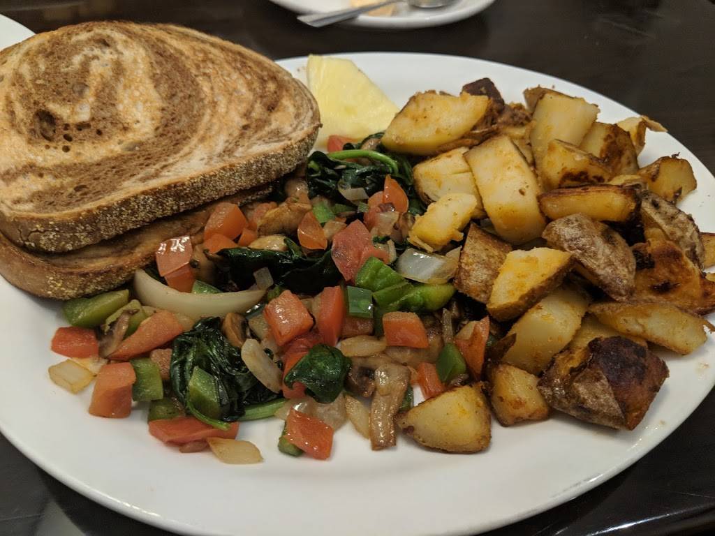 Mollys Country Kitchen | restaurant | 2727 Courtice Rd, Courtice, ON L1E 3A2, Canada | 9052409477 OR +1 905-240-9477