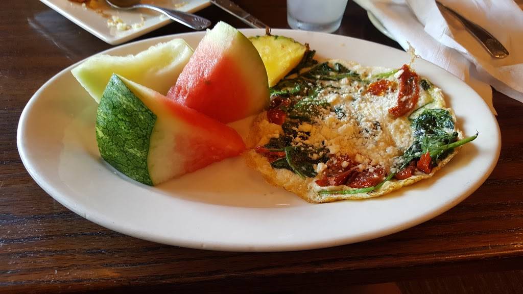 Marie Callenders Restaurant & Bakery | restaurant | 160 E Rincon St, Corona, CA 92879, USA | 9517354310 OR +1 951-735-4310