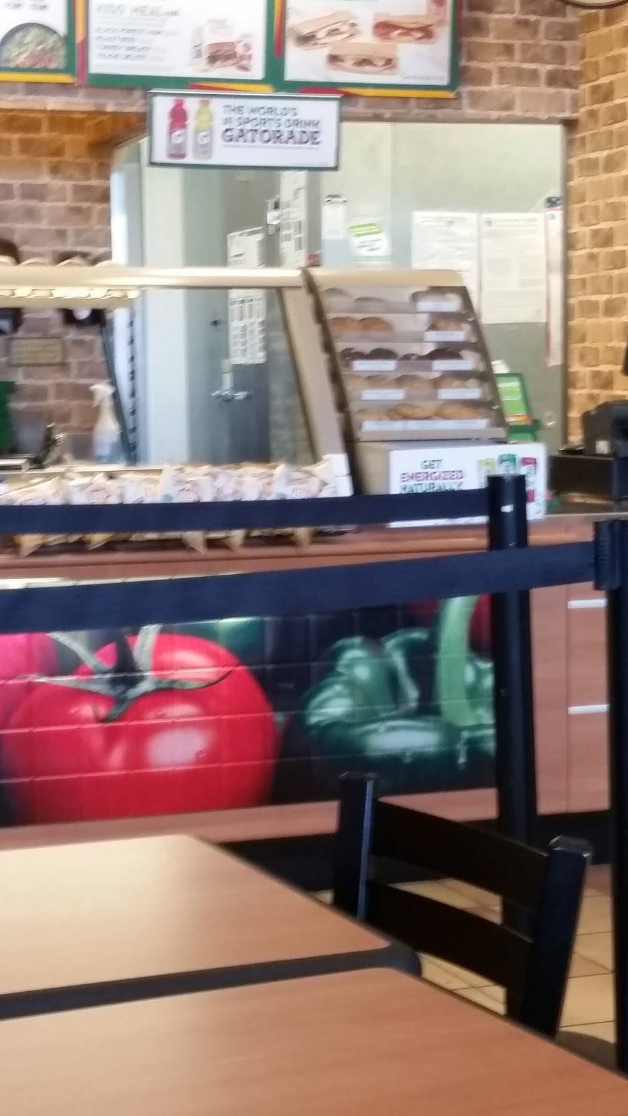 Subway Restaurants | restaurant | 102 Highway 274, Suite 600, First National Bank Plaza, Kemp, TX 75143, USA | 9034981200 OR +1 903-498-1200