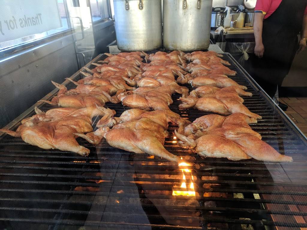 Charo Chicken | restaurant | 333 Main St, Seal Beach, CA 90740, USA | 5625940909 OR +1 562-594-0909