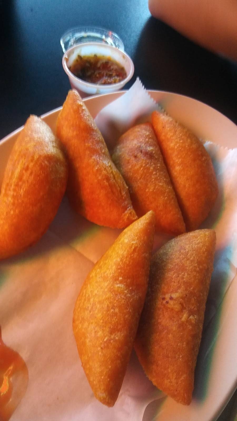 LA FUENTE BAR & RESTAURANT | restaurant | 1166 E Vine St, Kissimmee, FL 34744, USA | 4078470667 OR +1 407-847-0667