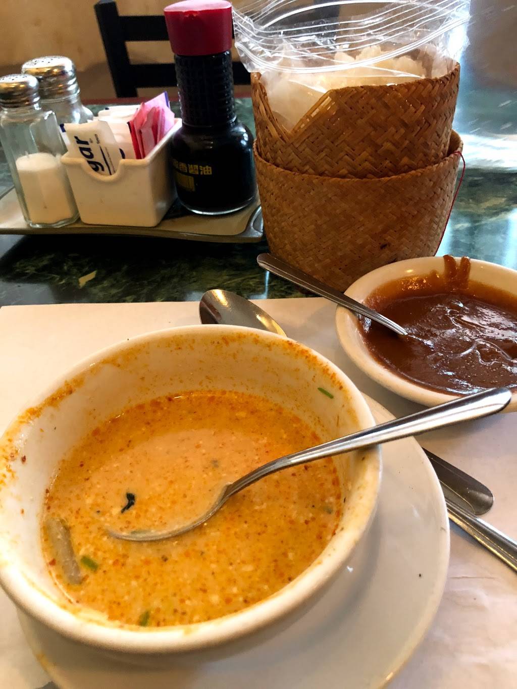 EE-Sane Thai-Lao Cuisine | restaurant | 1806 N Farwell Ave, Milwaukee, WI 53202, USA | 4142248284 OR +1 414-224-8284