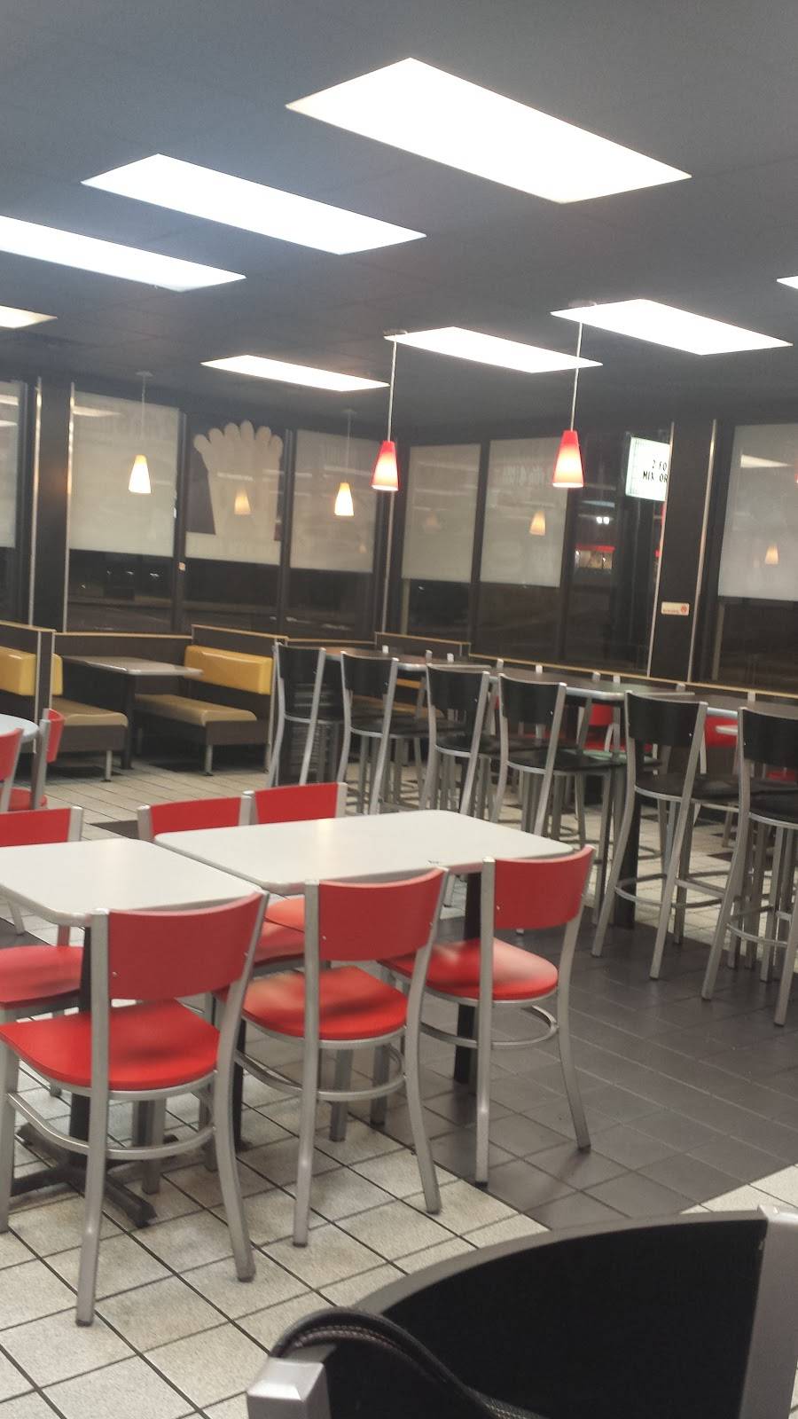 Burger King | restaurant | 221 W Kings Hwy, Eden, NC 27288, USA | 3366275700 OR +1 336-627-5700