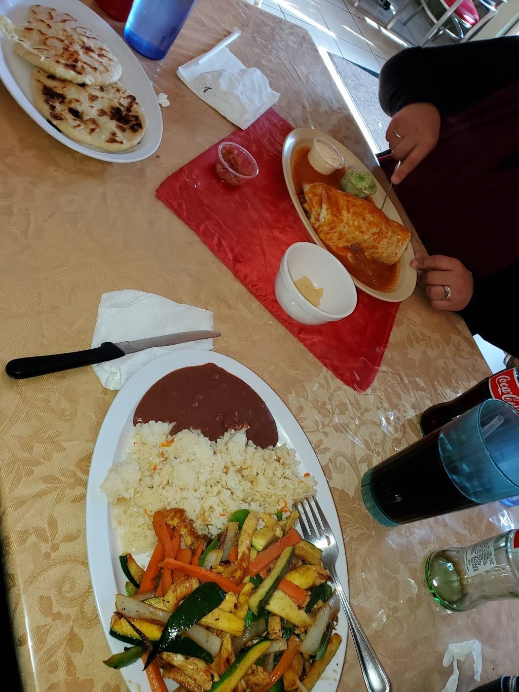 El Nuevo Mirador Restaurant | restaurant | 2705 W Pico Blvd, Los Angeles, CA 90006, USA | 3237308166 OR +1 323-730-8166