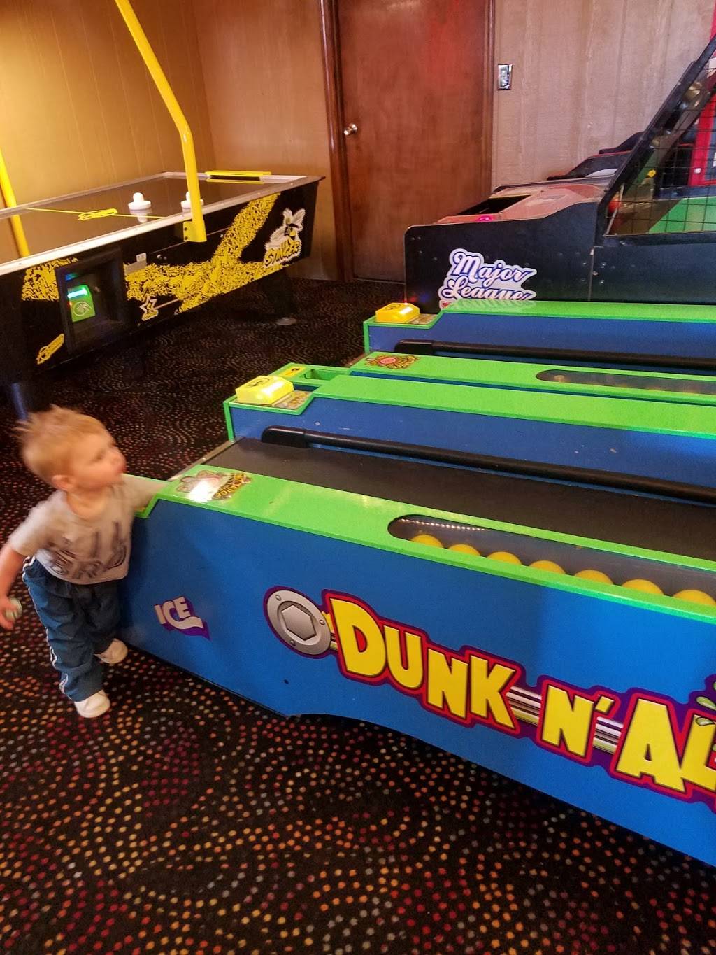 Godfathers Pizza | meal delivery | 1890 N Deffer Dr, Nixa, MO 65714, USA | 4177254933 OR +1 417-725-4933