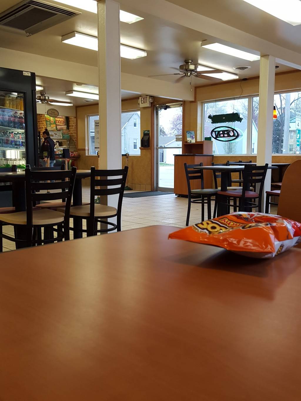 Subway | restaurant | 11 N Jefferson St, Mascoutah, IL 62258, USA | 6185663841 OR +1 618-566-3841