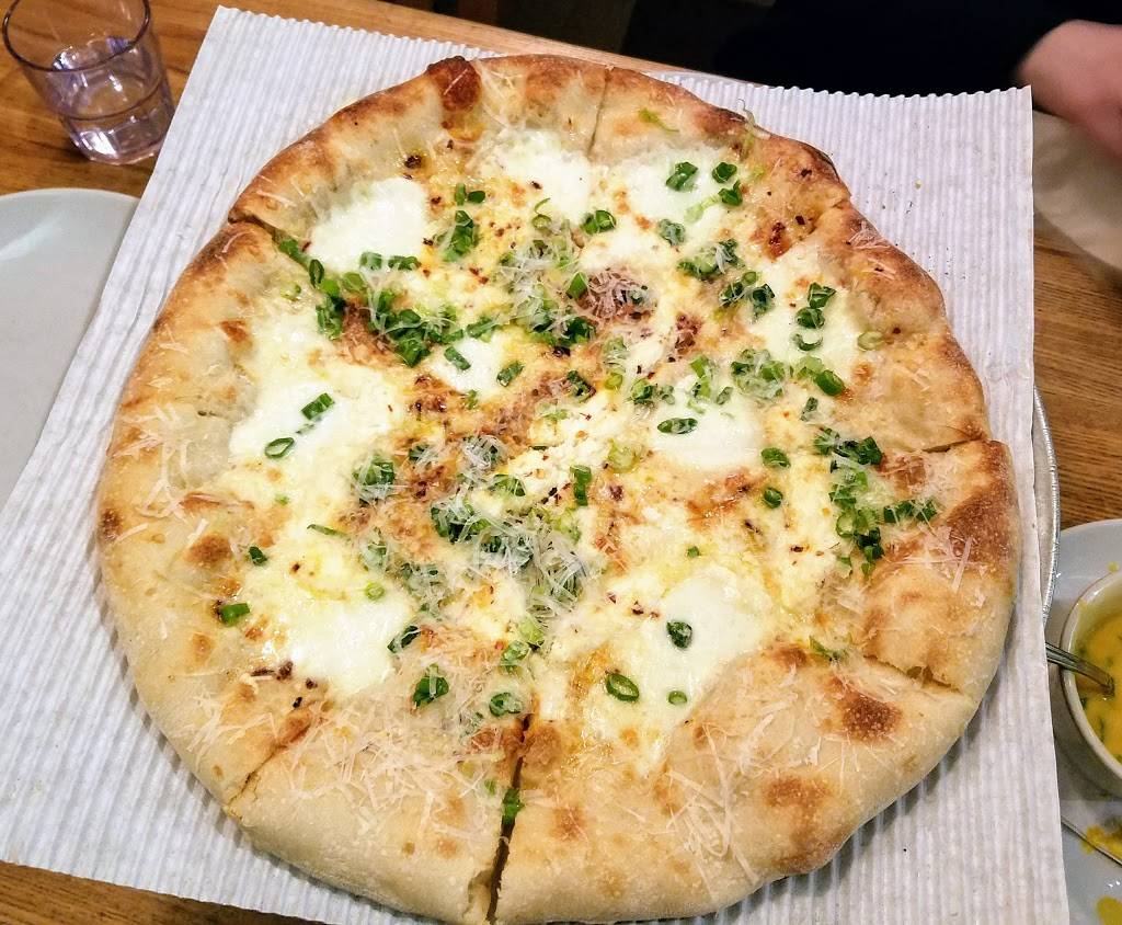 Howies Artisan Pizza | restaurant | 855 El Camino Real #60, Palo Alto, CA 94301, USA | 6503274992 OR +1 650-327-4992