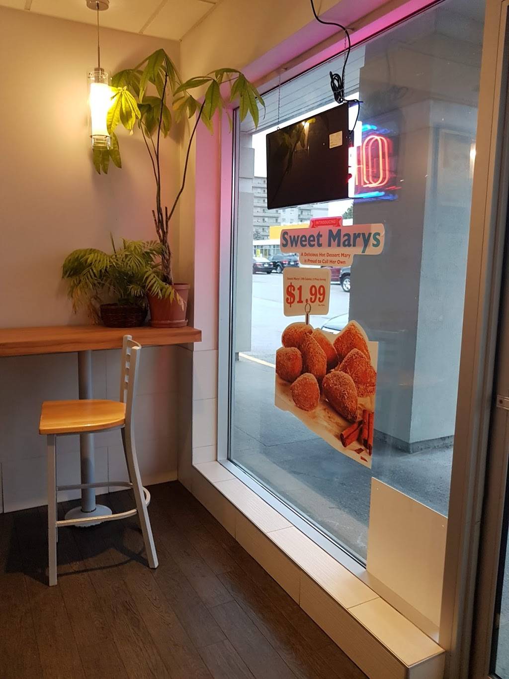 Mary Browns Chicken & Taters | restaurant | 165 Wellington St. W. Units 21 and 22, Barrie, ON L4N 1L7, Canada | 7057921111 OR +1 705-792-1111