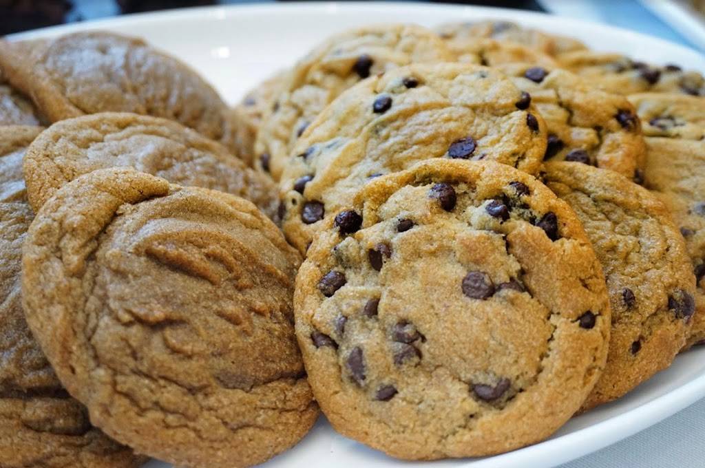 Cinnaholic | bakery | 270 Doug Baker Blvd Suite 300, Birmingham, AL 35242, USA | 2055736166 OR +1 205-573-6166