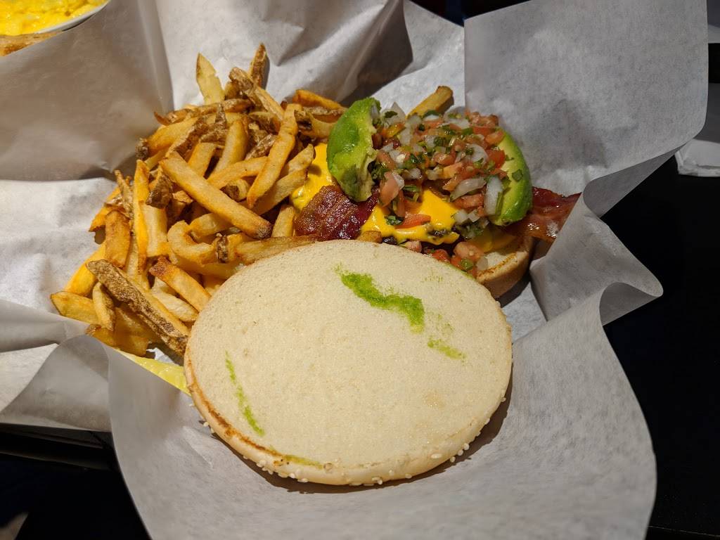 Thornwood Restaurant Lounge | restaurant | 1051 N Wood Dale Rd, Wood Dale, IL 60191, USA | 6307667734 OR +1 630-766-7734