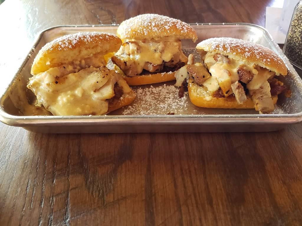 Kreggers At Hand | restaurant | 2614 W Cary St, Richmond, VA 23220, USA | 8049181572 OR +1 804-918-1572