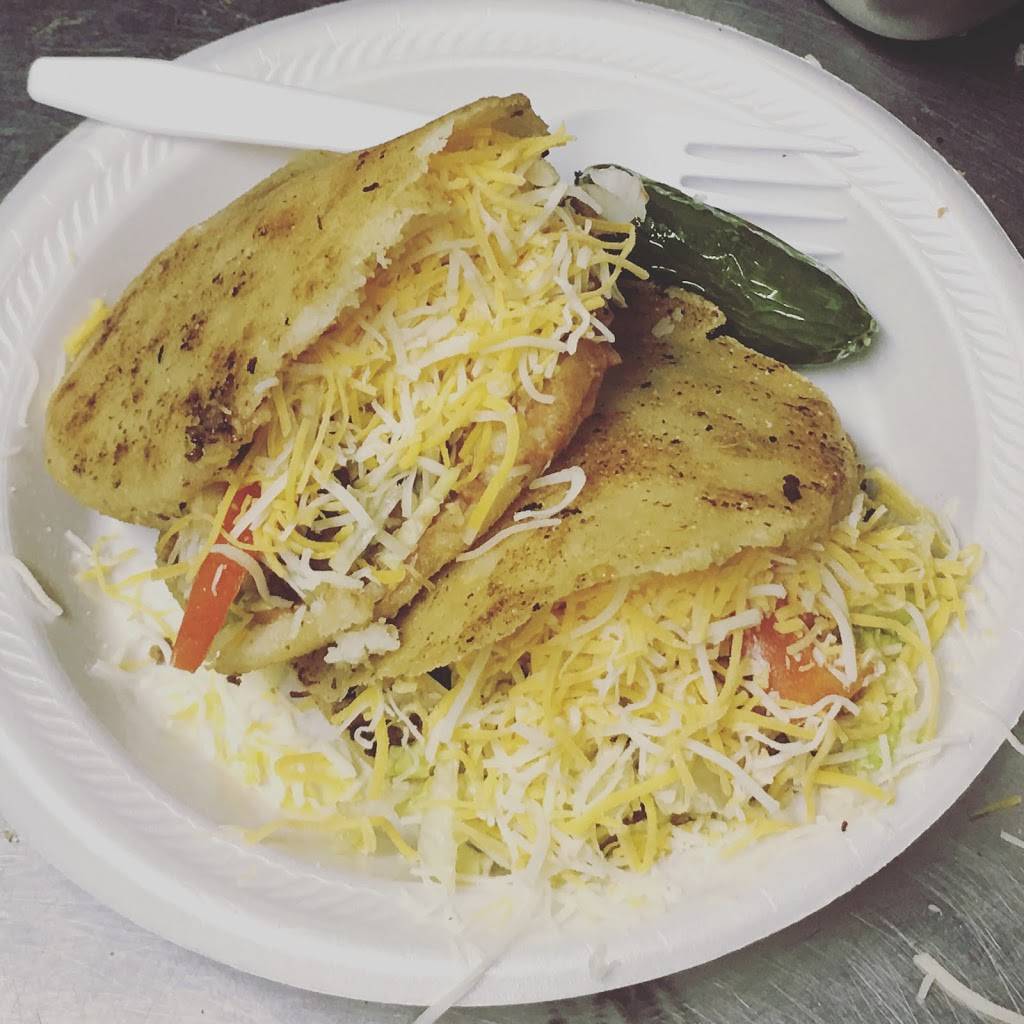 Mini Tacos El Gallo De Oro Mexican Grill | restaurant | 4919 S Flores St, San Antonio, TX 78214, USA | 2108038265 OR +1 210-803-8265