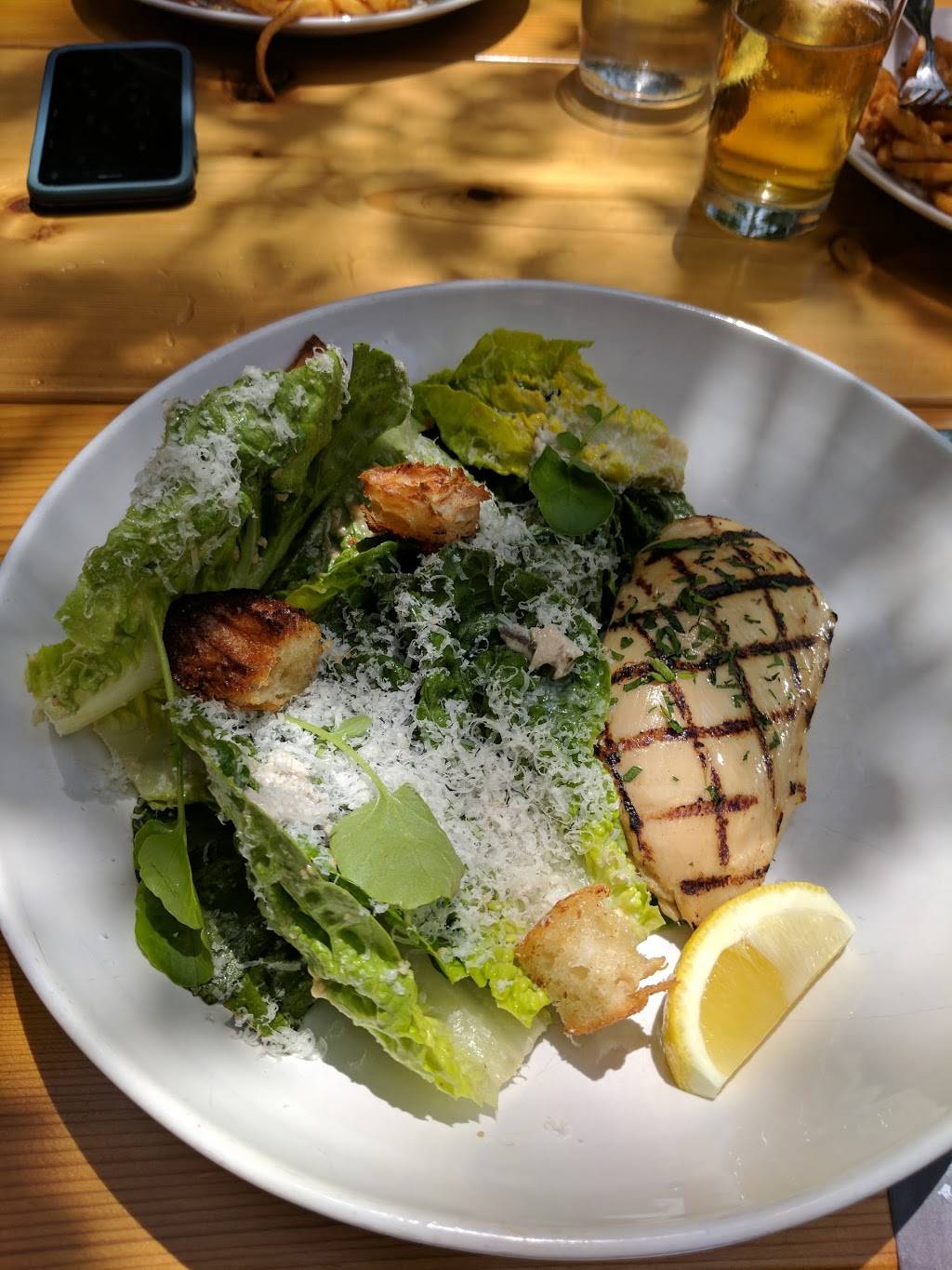 Le Farfalle | restaurant | 15 Beaufain St, Charleston, SC 29401, USA | 8432120920 OR +1 843-212-0920