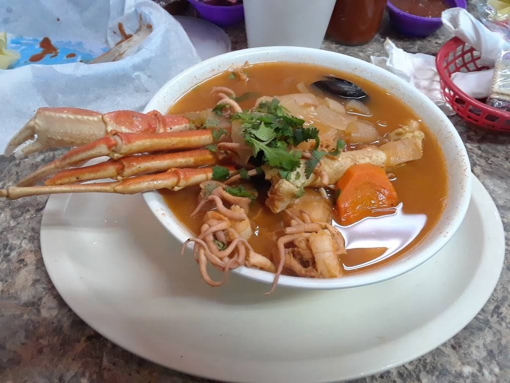 La Playa Restaurant | restaurant | 3201 W Poplar St, San Antonio, TX 78228, USA | 2107358715 OR +1 210-735-8715